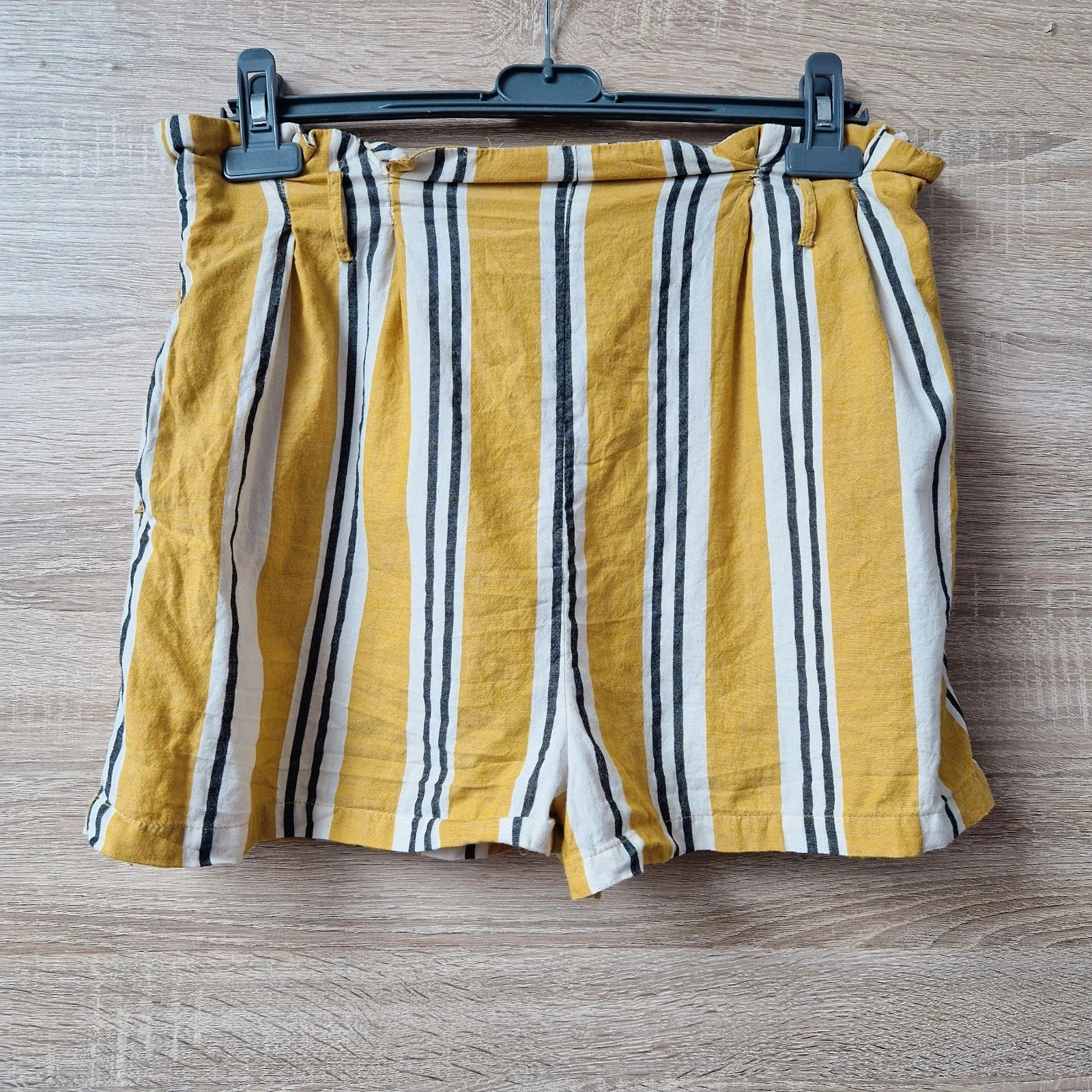 Short Stadivarius Taille L